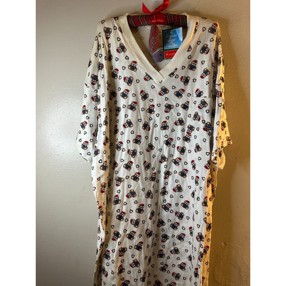 NWT Vintage Gloria Vanderbilt Christmas Nightgown